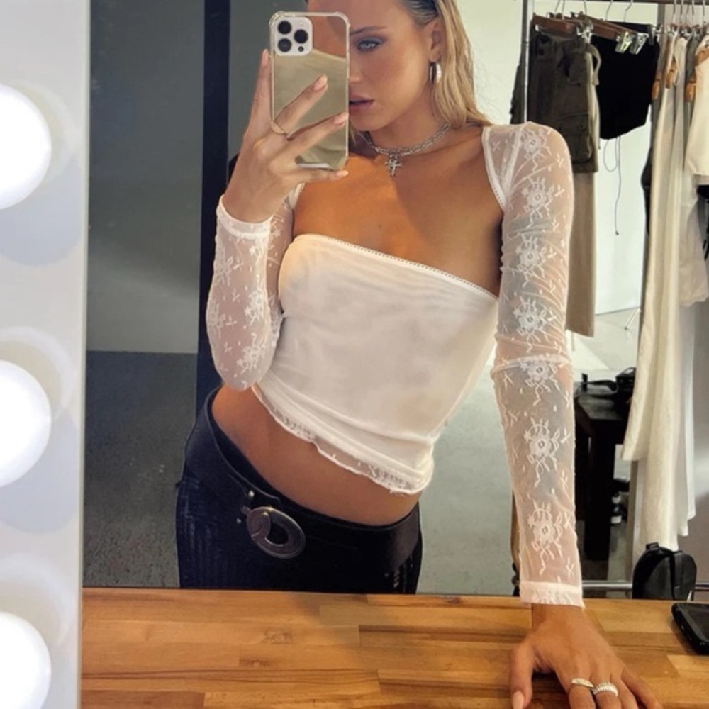 Sheer sleeves and back  White Lace Sleeve Crop‎ Top
